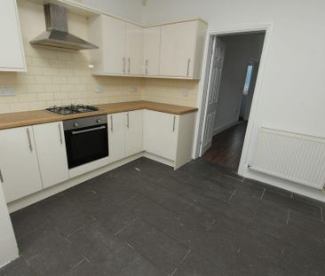 3 bedroom terraced house to rent - Photo 5