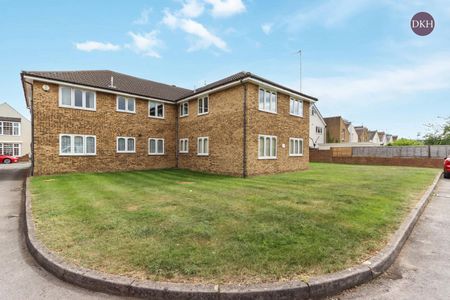 Kings Avenue, Watford, Hertfordshire, WD18 - Photo 3