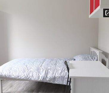 Bed in shared 4-bedroom flat for rent in Whitehall, Dublin - Photo 3