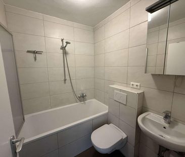 Großzügige Wohnung mit großen Zimmern, Einbauküche und Abstellraum - Foto 2