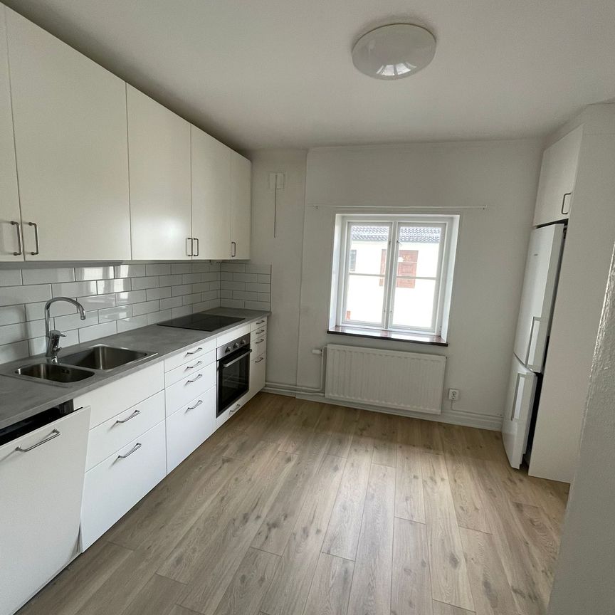 Norra kungsvägen, Tidaholm - Foto 1