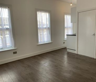 Studio Flat, Heron Mews, IG1 - Photo 2