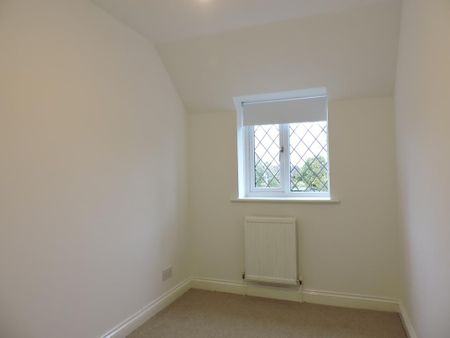 2 bedroom semi-detached house to rent - Photo 5
