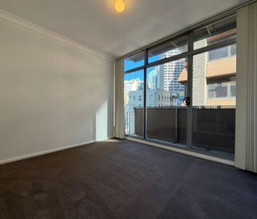 One bedroom apartment – New Paint, New Carpet & A/C - Photo 1