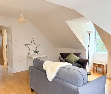 1 Bed Flat, St. Mildreds Road, SE12 - Photo 2