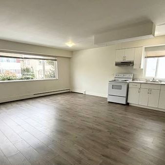 Generous 1 Bed 1Bath on Kingsway!!! - Photo 4