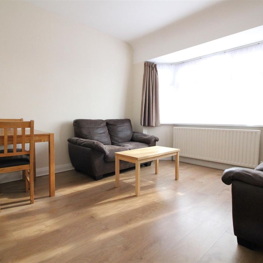 Cornwall Avenue, Southall - Photo 1