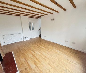 3 bedroom semi-detached house to rent - Photo 2