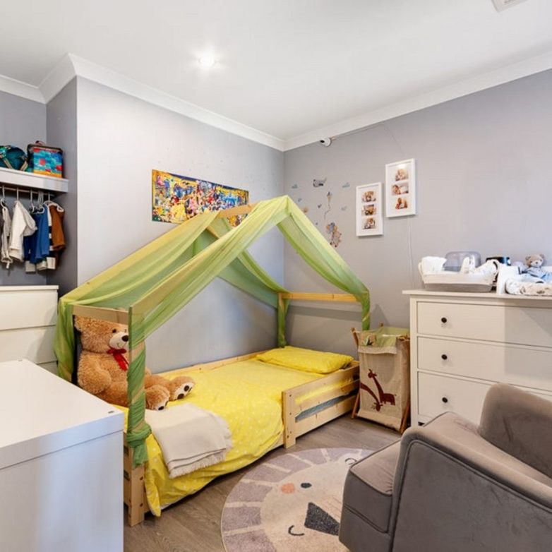 Ducted Air-Conditioning, Low Maintenance Gardens, Prime Location - Photo 1