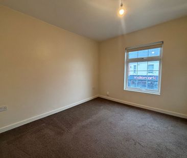 2 bed apartment to rent in Warwick Road, Kenilworth, CV8 - Photo 3