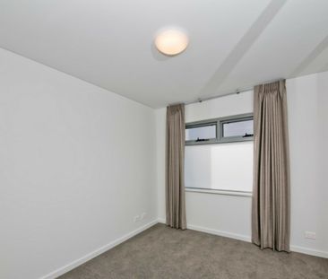 Rear 2 Bedroom Apartment - Photo 2