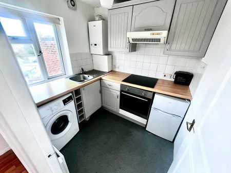 1 bedroom property to rent - Photo 2