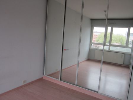 Location Appartement 2 pièces 42m² LILLE 59000 - Photo 3