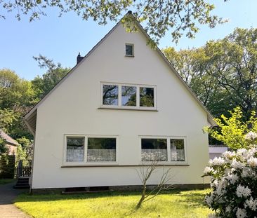 Renovierungsbedürftige 3-ZKB OG-Wohnung in einem Zweifamilienhaus in ruhiger Lage von Oldenburg - Photo 1