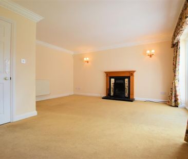4 bedroom detached house to rent - Photo 3