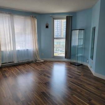 Beautiful 1 bed condo in high rise near Joyce Collingwood station - Photo 1