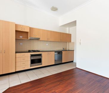 15/140 New Canterbury Road, - Photo 3