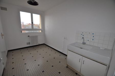 F3 - 61 A RUE LIEUTENANTS CHAUVEAU - Photo 3