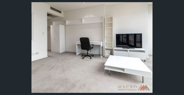 Furnished 1 Bedroom Apartment - GREAT LOCATION!!! - Photo 1