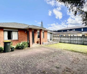 Neat and tidy home - Photo 5