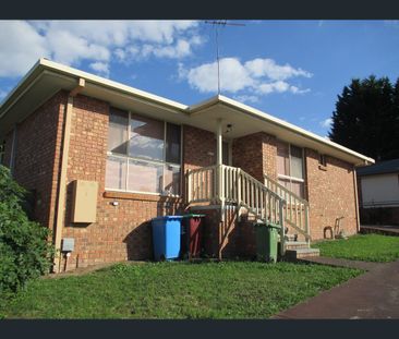 1/19 Temby Close, Endeavour Hills, Vic 3802 - Photo 2
