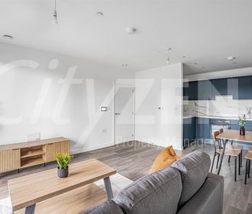 373 Horn Lane, London - Photo 3
