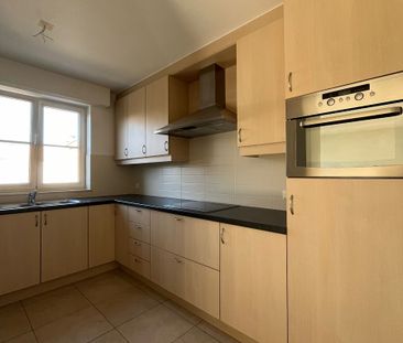 Ruim gelijkvloers appartement met 2 slaapkamers en garage - Foto 2