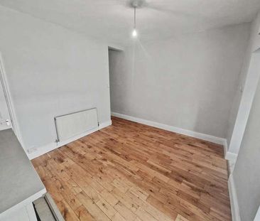 Merton Road, Prestwich, M25 - Photo 1