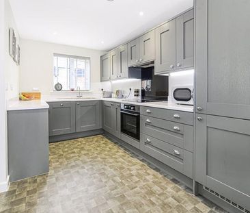 3 bedroom end of terrace house to rent - Photo 3