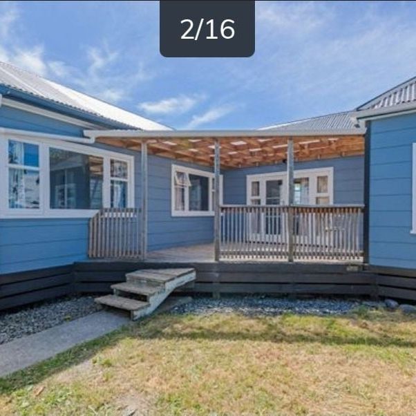 Charming 3BR Home with Garden - Photo 1