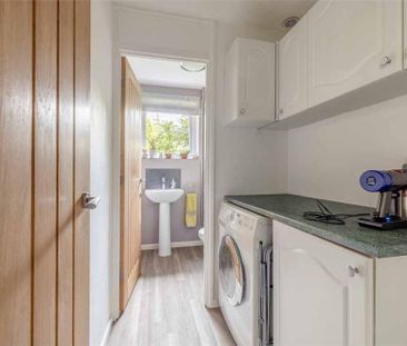 4 bedroom detached house to rent - Photo 3