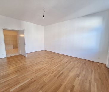 360° Tour / Großzügige, moderne 3-Zimmer-Altbauwohnung in guter, ze... - Foto 2