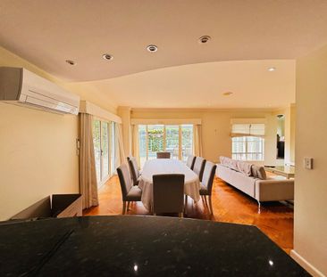 Elegant Two-Storey Home with Pool and Stones throw to Kalinga Park - Photo 3