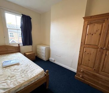 4 bedroom terraced house to rent - Photo 2