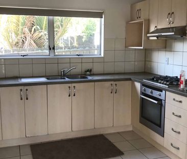 Mt Roskill, 2 bedrooms, 1.5 bathroom - Photo 2