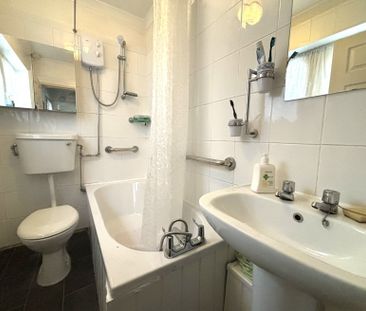 3 bedroom semi-detached house to rent - Photo 4