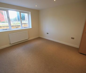 2 bedroom ground floor flat to rent - Photo 1