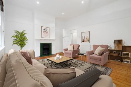 Large older-style apartment in Ardoch Village - Photo 2