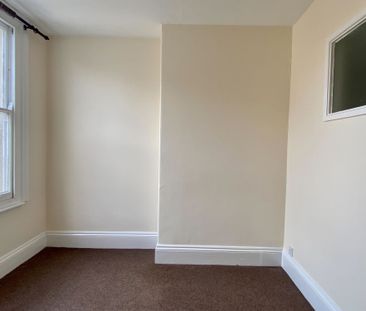 Priorswood Road, Taunton - Photo 2