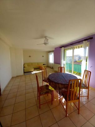 Appartement T3/T4 MEUBLE CHAUFFAGE ET EAU CHAUDE INCLUS - Photo 1