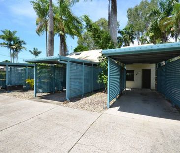 Large 1 Bedroom Townhouse with white goods - Photo 4