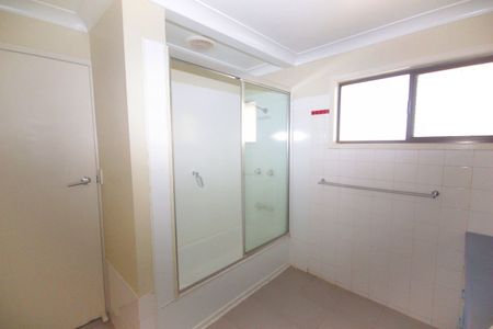 Large Nerang Family Home with Dual Living - Photo 5