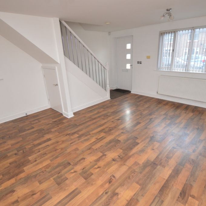 3 Bedroom End of Terrace - Photo 1