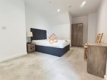 1 bedroom in a flat share to rent - Photo 4