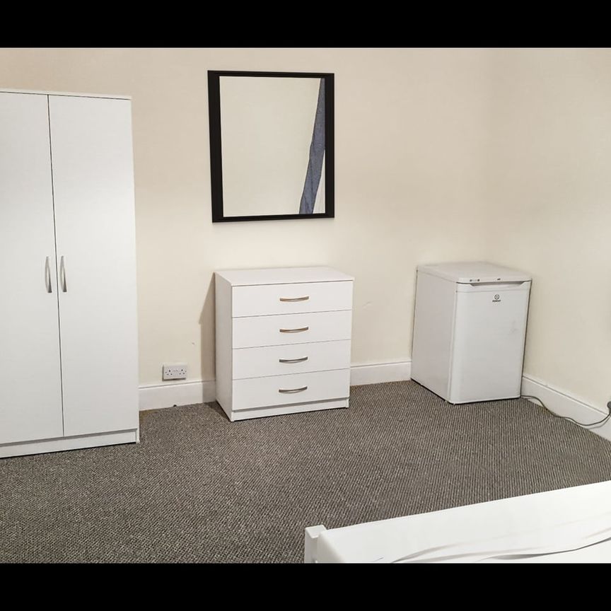 Room in a Shared House, Norfolk Road, B23 - Photo 1