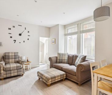 2 bedroom flat to rent - Photo 2