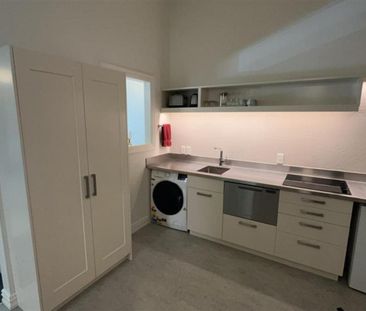 Sophisticated apartment living in the city! - Photo 4