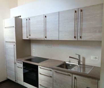 Large studio for rent in Sentier. - Photo 2