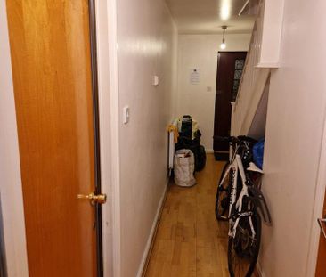1 bedroom in a house share to rent - Photo 6