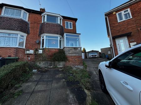 3 bedroom semi-detached house to rent - Photo 2